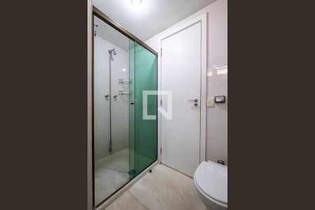 Apartamento à venda com 335m², 3 quartos e 4 vagas Apartamento à venda com 335m², 3 quartos e 4 vagasSuíte 1 - Banheiro 1