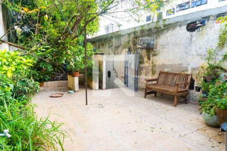 Casa à venda com 260m², 2 quartos e 1 vagaQuintal