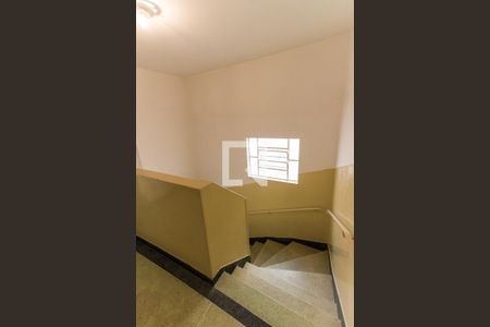 Apartamento para alugar com 62m², 2 quartos e sem vagaEscada