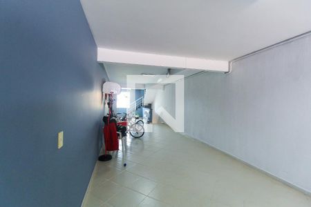Casa à venda com 250m², 3 quartos e 5 vagas Casa à venda com 250m², 3 quartos e 5 vagasGaragem