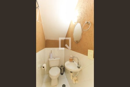 Casa à venda com 250m², 3 quartos e 5 vagas Casa à venda com 250m², 3 quartos e 5 vagasBanheiro Salão de Festas