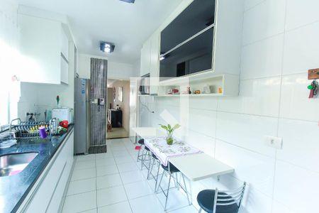 Casa à venda com 250m², 3 quartos e 5 vagas Casa à venda com 250m², 3 quartos e 5 vagasCozinha