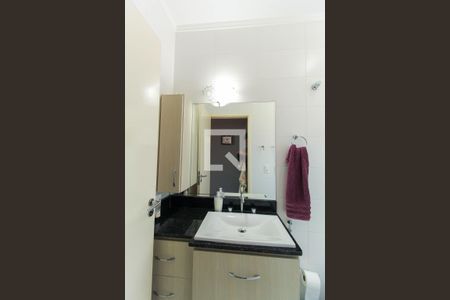 Casa à venda com 250m², 3 quartos e 5 vagas Casa à venda com 250m², 3 quartos e 5 vagasBanheiro do Quarto 3