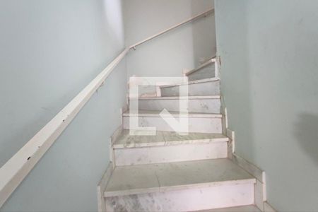 Escada quartos de casa para alugar com 5 quartos, 360m² em Jardim Novo Campos Eliseos, Campinas