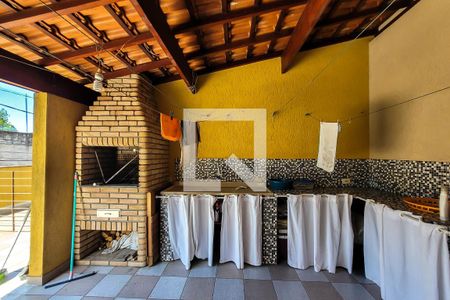 Casa à venda com 200m², 3 quartos e 3 vagasÁrea de Serviço/lazer