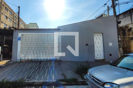 Casa à venda com 200m², 3 quartos e 3 vagasFachada