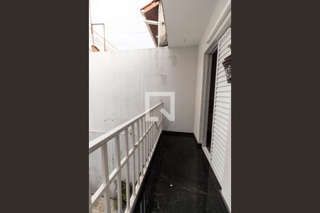 Casa à venda com 167m², 3 quartos e 3 vagas Casa à venda com 167m², 3 quartos e 3 vagasVaranda