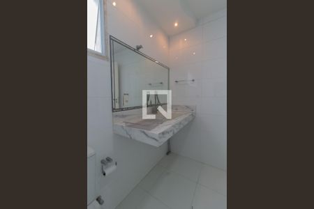 Casa à venda com 220m², 3 quartos e 2 vagasBanheiro da Suíte 1