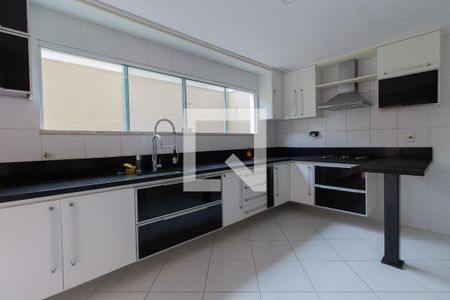Casa à venda com 220m², 3 quartos e 2 vagasCozinha