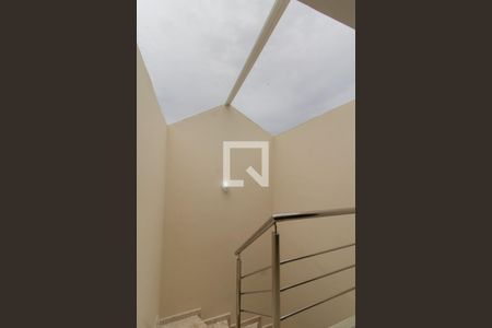 Casa à venda com 220m², 3 quartos e 2 vagasEscada