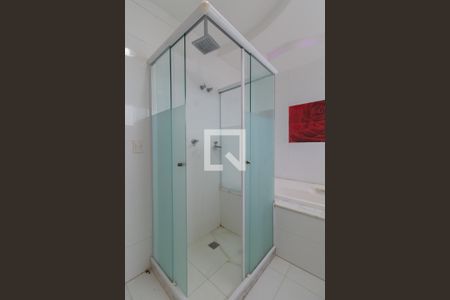 Casa à venda com 220m², 3 quartos e 2 vagasBanheiro da Suíte 1