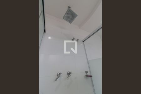 Casa à venda com 220m², 3 quartos e 2 vagasBanheiro da Suíte 1