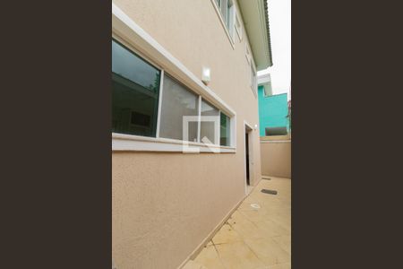 Casa à venda com 220m², 3 quartos e 2 vagasCorredor