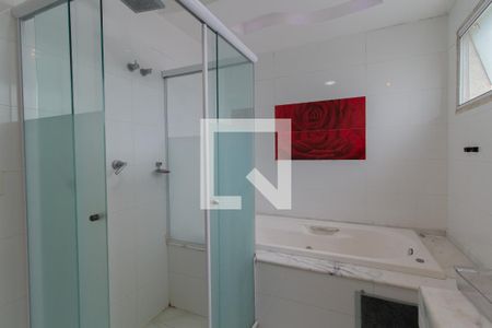 Casa à venda com 220m², 3 quartos e 2 vagasBanheiro da Suíte 1