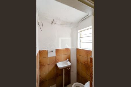 Banheiro Social de casa à venda com 1 quarto, 70m² em Vila Babilonia, São Paulo