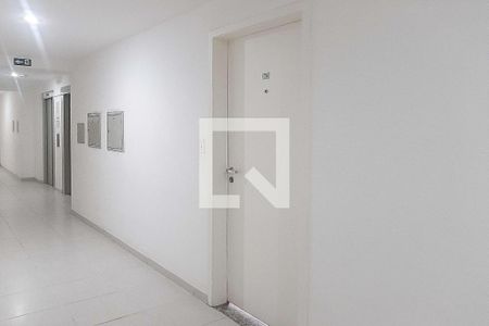 Apartamento à venda com 77m², 3 quartos e 2 vagasEntrada