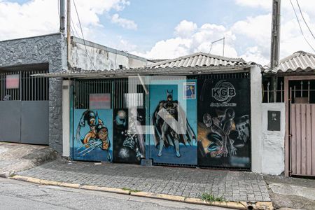 Casa para alugar com 80m², 2 quartos e 2 vagasFachada