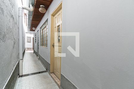 Casa para alugar com 80m², 2 quartos e 2 vagasCorredor