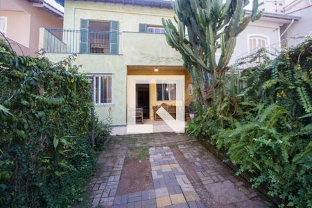 Casa para alugar com 218m², 4 quartos e 2 vagasFachada