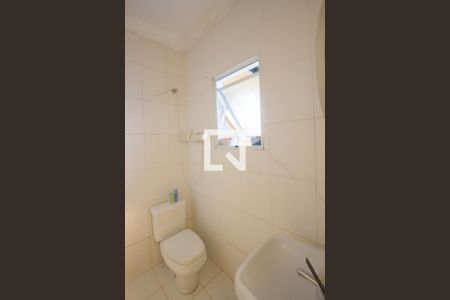 Casa para alugar com 218m², 4 quartos e 2 vagasBanheiro de Serviço