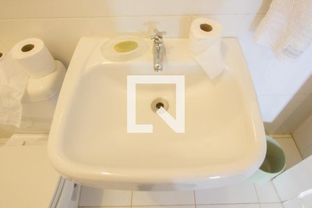 Casa para alugar com 218m², 4 quartos e 2 vagasBanheiro