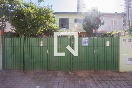 Casa para alugar com 218m², 4 quartos e 2 vagasFachada