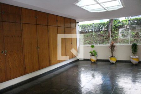 Apartamento para alugar com 67m², 2 quartos e 1 vagaHall