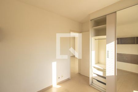Quarto 1 de apartamento para alugar com 2 quartos, 50m² em Inhoaíba, Rio de Janeiro