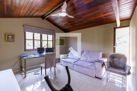 Casa à venda com 410m², 4 quartos e 3 vagas Casa à venda com 410m², 4 quartos e 3 vagasSala 2