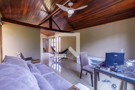 Casa à venda com 410m², 4 quartos e 3 vagas Casa à venda com 410m², 4 quartos e 3 vagasSala 2