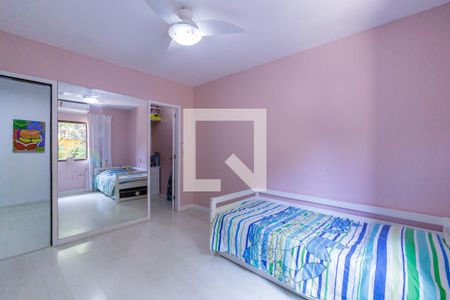 Casa à venda com 410m², 4 quartos e 3 vagas Casa à venda com 410m², 4 quartos e 3 vagasQuarto 2