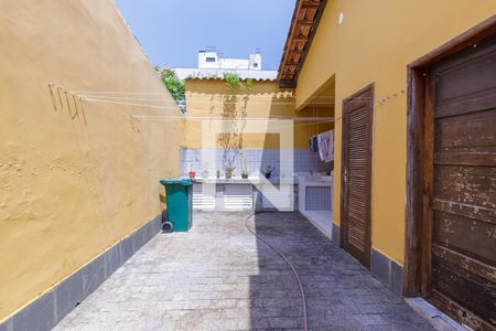 Casa à venda com 410m², 4 quartos e 3 vagas Casa à venda com 410m², 4 quartos e 3 vagasÁrea de Serviço