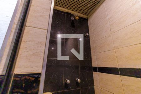 Casa à venda com 410m², 4 quartos e 3 vagas Casa à venda com 410m², 4 quartos e 3 vagasBanheiro Suíte 1