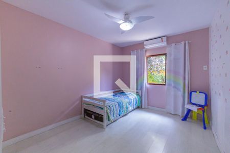 Casa à venda com 410m², 4 quartos e 3 vagas Casa à venda com 410m², 4 quartos e 3 vagasQuarto 2