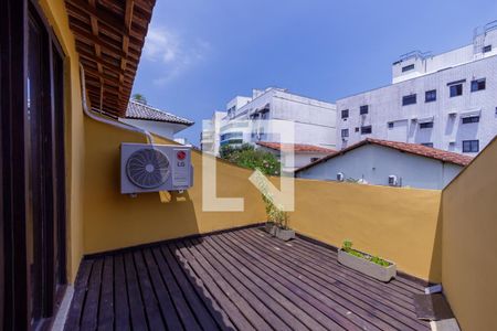 Casa à venda com 410m², 4 quartos e 3 vagas Casa à venda com 410m², 4 quartos e 3 vagasVaranda 2
