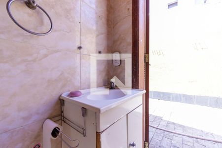 Casa à venda com 410m², 4 quartos e 3 vagas Casa à venda com 410m², 4 quartos e 3 vagasBanheiro de Serviço