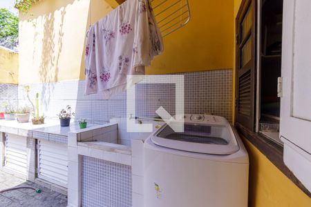 Casa à venda com 410m², 4 quartos e 3 vagas Casa à venda com 410m², 4 quartos e 3 vagasÁrea de Serviço