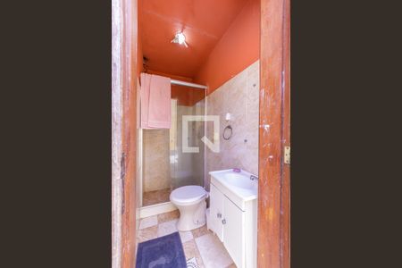 Casa à venda com 410m², 4 quartos e 3 vagas Casa à venda com 410m², 4 quartos e 3 vagasBanheiro de Serviço