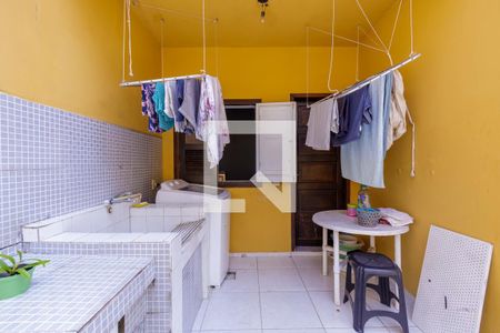 Casa à venda com 410m², 4 quartos e 3 vagas Casa à venda com 410m², 4 quartos e 3 vagasÁrea de Serviço