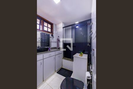 Casa à venda com 410m², 4 quartos e 3 vagas Casa à venda com 410m², 4 quartos e 3 vagasBanheiro 1