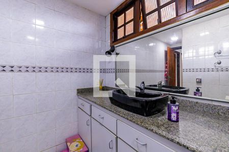 Casa à venda com 410m², 4 quartos e 3 vagas Casa à venda com 410m², 4 quartos e 3 vagasBanheiro 1