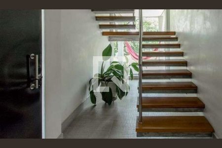 Casa à venda com 2 quartos, 191m² em Vila Santa Edwiges, Osasco