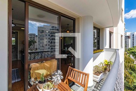 Apartamento à venda com 95m², 3 quartos e 2 vagasVaranda