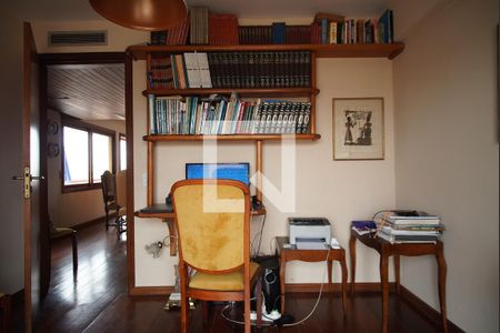 Apartamento à venda com 311m², 4 quartos e 2 vagasEscritório