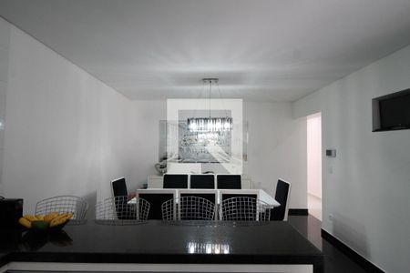 Casa à venda com 195m², 3 quartos e 3 vagasCozinha