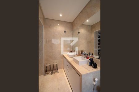 Casa à venda com 195m², 3 quartos e 3 vagasBanheiro da Suíte