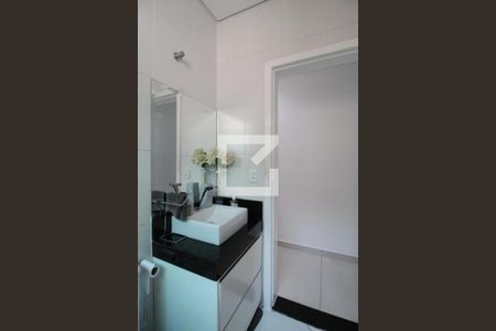 Casa à venda com 195m², 3 quartos e 3 vagasBanheiro Social