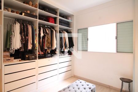 Casa à venda com 195m², 3 quartos e 3 vagasCloset da suíte