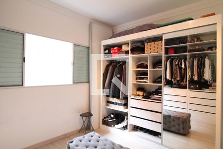 Casa à venda com 195m², 3 quartos e 3 vagasCloset da suíte