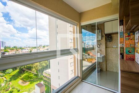 Varanda da sala de apartamento para alugar com 3 quartos, 59m² em Vila Eldízia, Santo André